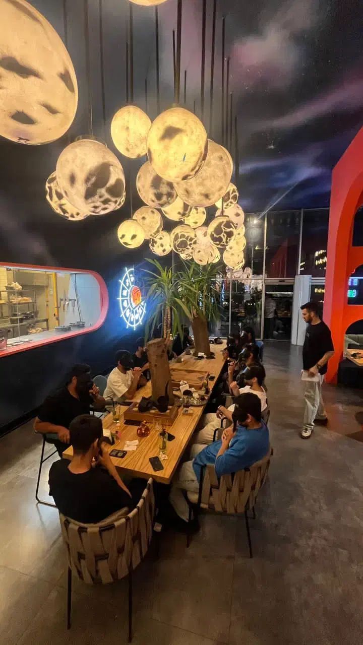 پرسنل برای کار در کافه رسوران بردگیم|استخدام خدمات فروشگاه و رستوران|تهران, شهرک چیتگر|دیوار