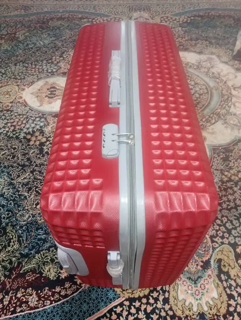 چمدان مسافرتی جادار|کیف، کفش، کمربند|مشهد, موعود|دیوار