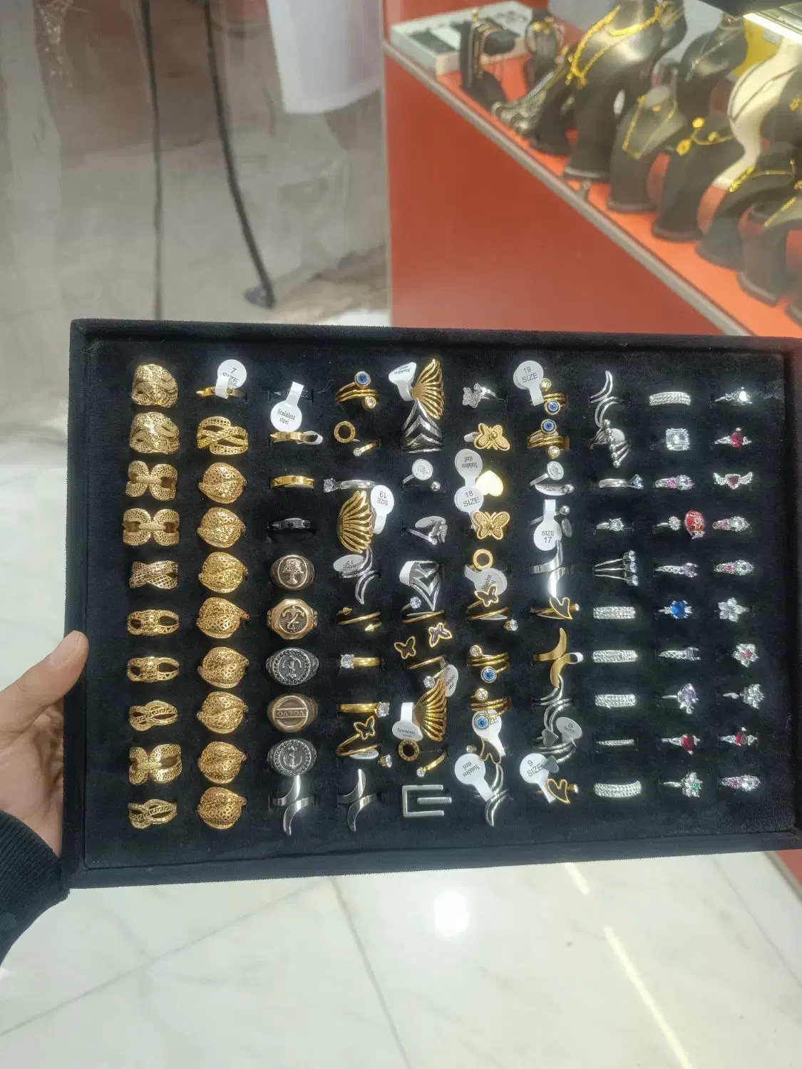 واگذاری بدلیجات و مانکن ها به قیمت خرید مرداد ماه|بدلیجات|کرمان, |دیوار