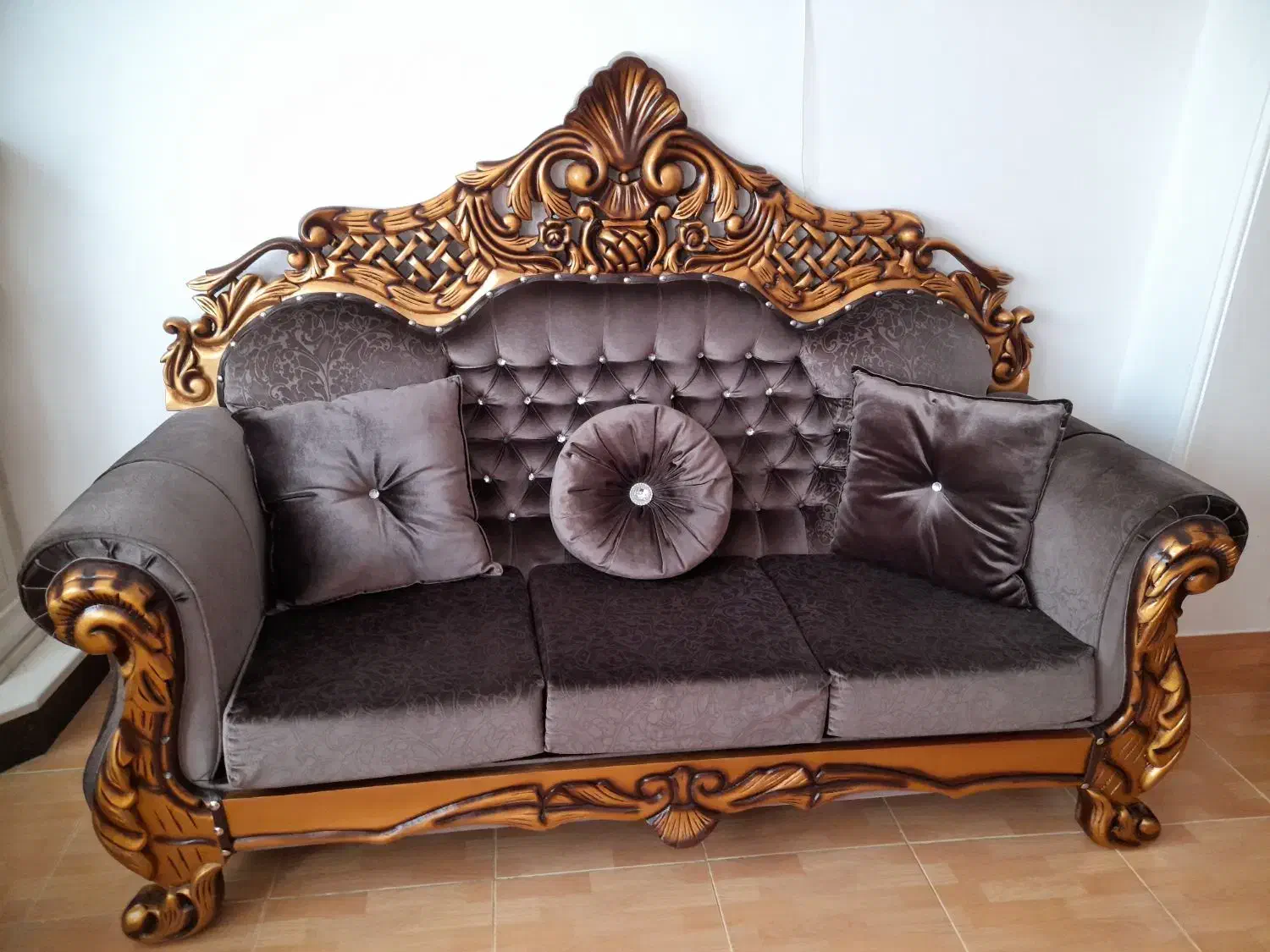 مبل نه نفره سلطنتی|مبلمان خانگی و میز عسلی|ارومیه, |دیوار