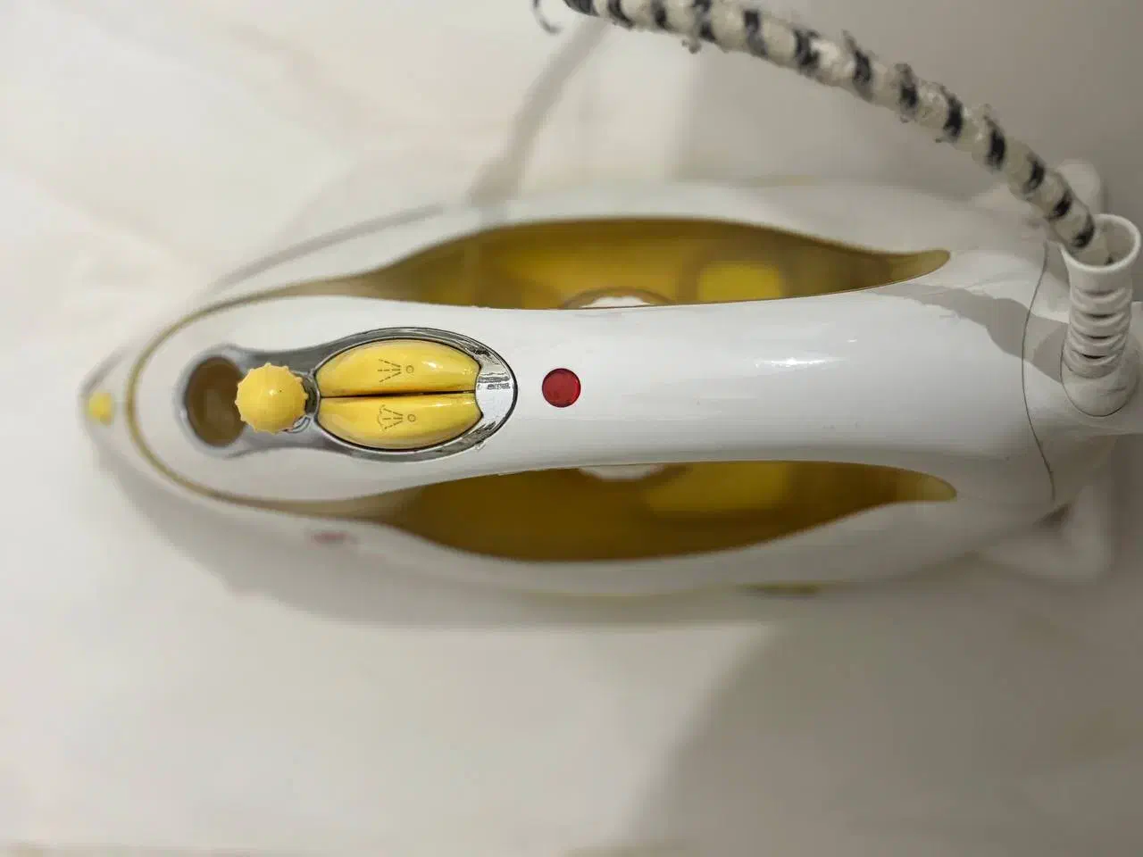 اتو کاملا سالم مارک سونیا|اتو و لوازم اتو|مشهد, جانباز|دیوار