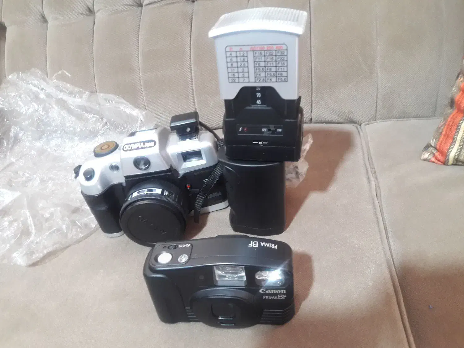 دوعدوربین عکاسی canon وOLYMPIA Japan|دوربین عکاسی و فیلم‌برداری|شاهین‌شهر, شهرک گلدیس|دیوار