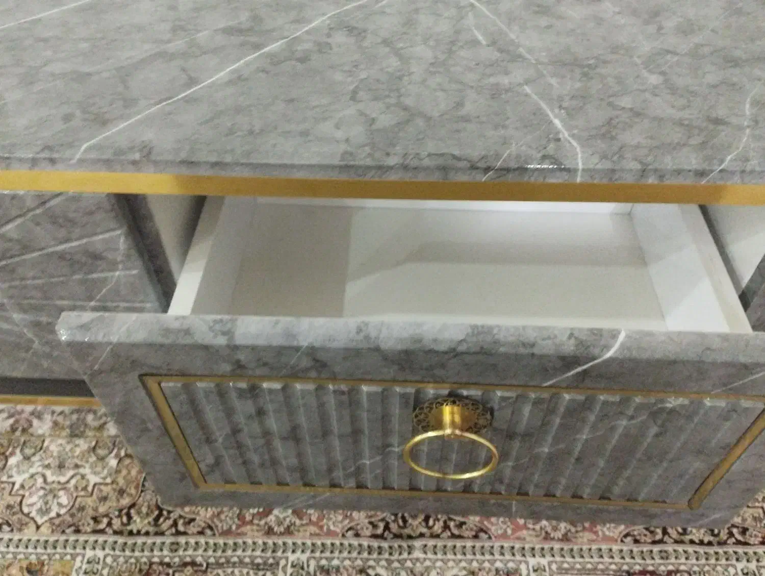 میز تلویزیون در حد نو|میز تلویزیون|فولادشهر, A3|دیوار