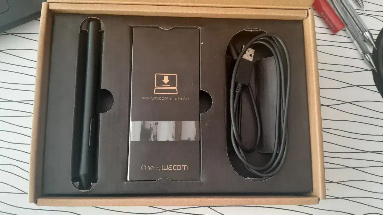 قلم نوری wacom مدل One by Small CTL-472-N|قطعات و لوازم جانبی رایانه|خمینی‌شهر, |دیوار