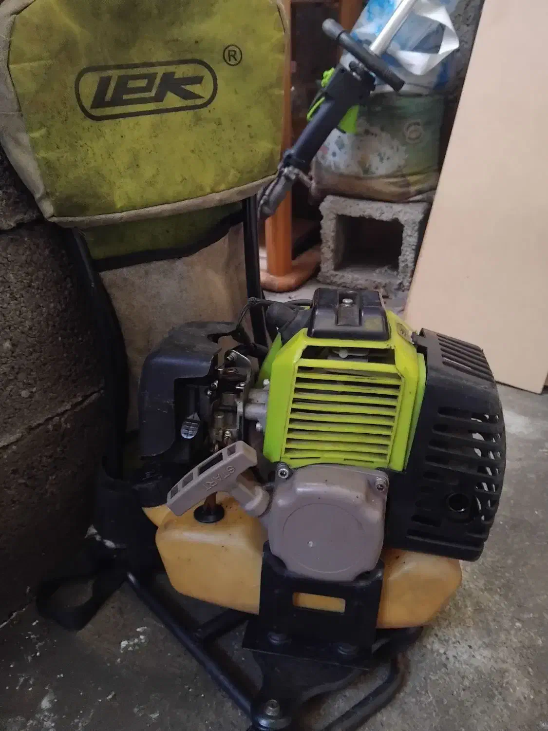 دستگاه چمن زن بنزینی|ماشینآلات صنعتی|رشت, پل تالشان|دیوار