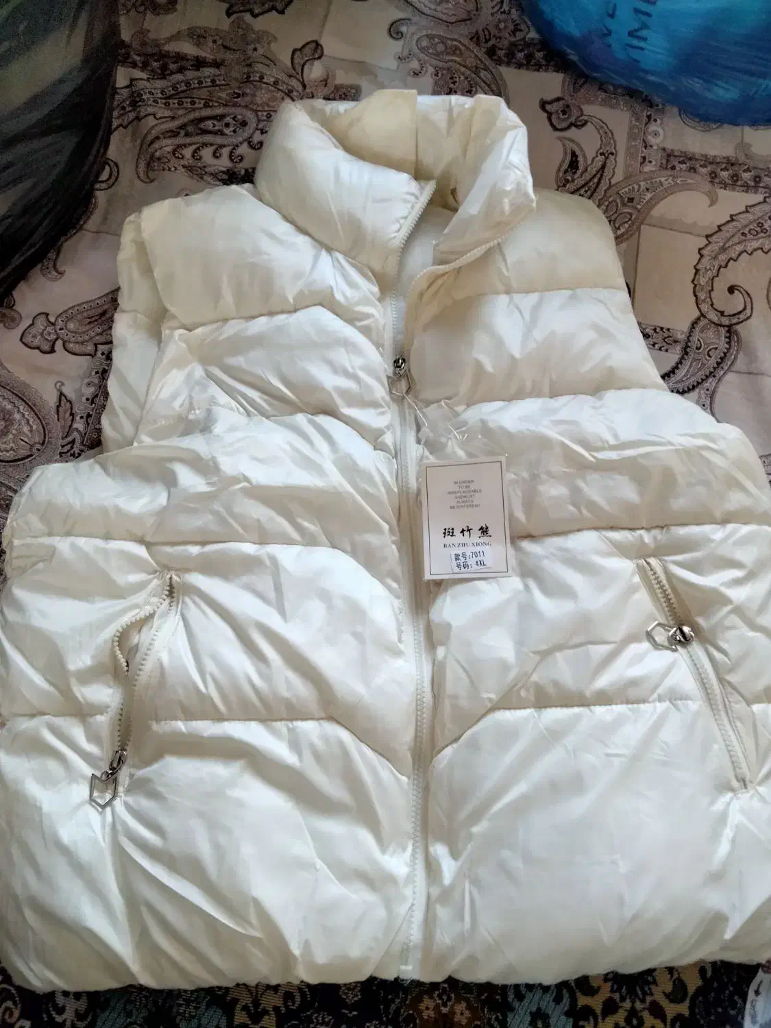 پافر زنانه وارداتی ۳۰۰ گرم پشم شیشه|لباس|اشنویه, |دیوار