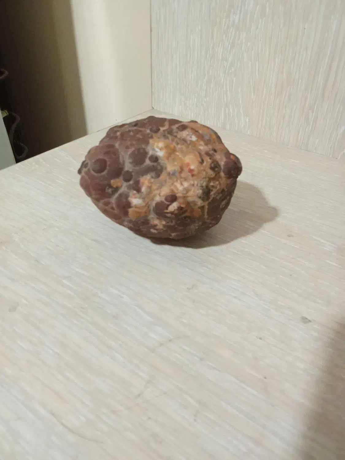 شهاب سنگ|کلکسیون اشیاء عتیقه|رباطکریم, رباطکریم|دیوار