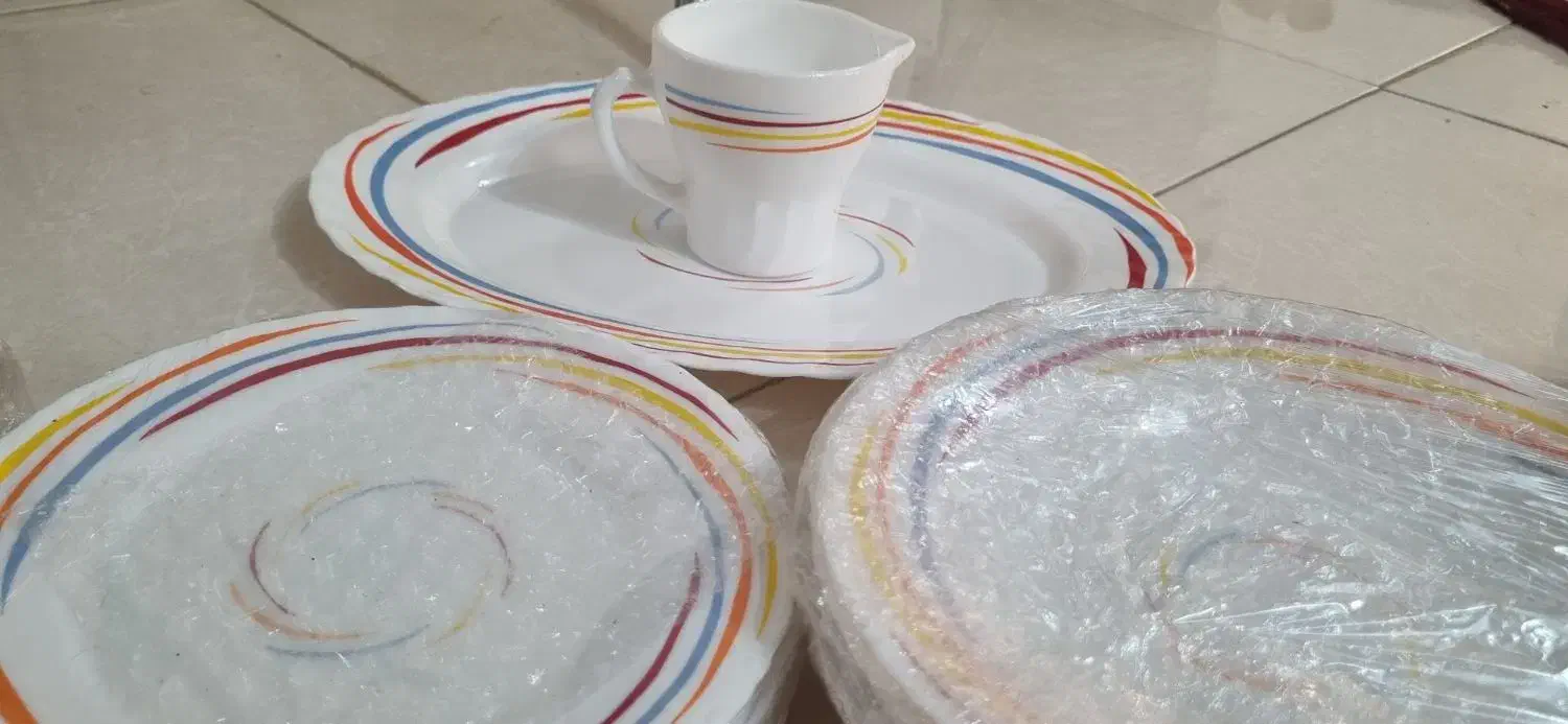 سرویس غذاخوری اصل عماراتی ۶ نفره|ظروف سرو و پذیرایی|کرج, کوی کارمندان جنوبی|دیوار