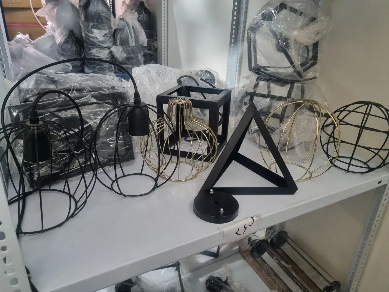 آویزهای تک مسواری و تک|لوستر و چراغ آویز|اصفهان, چرخاب|دیوار