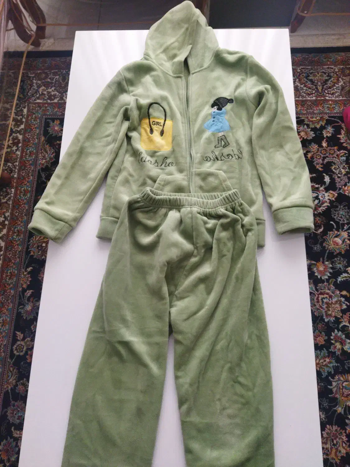 سویشرت و شلوار مخمل در حد نو|کفش و لباس بچه|باقرشهر, |دیوار