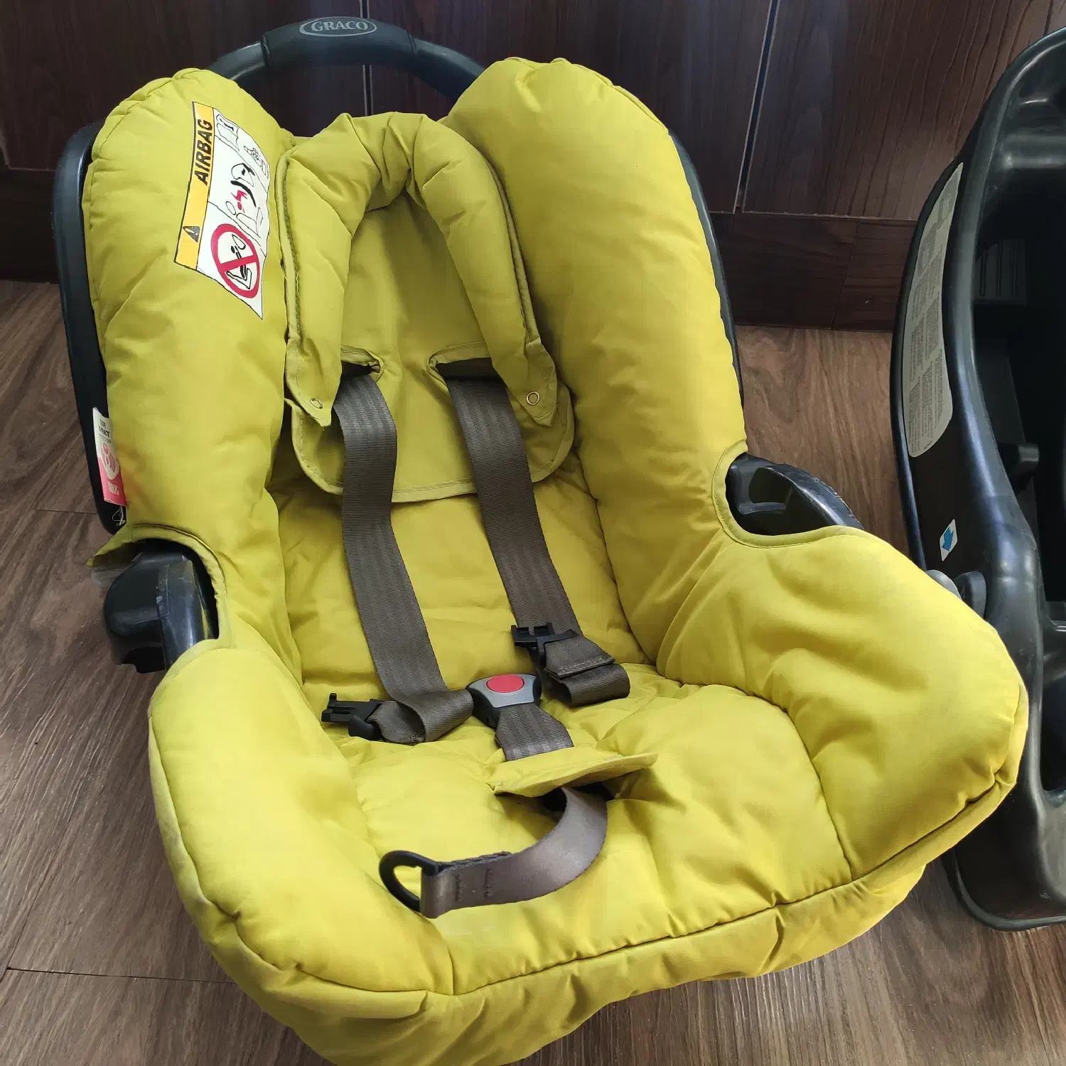 کریر گراکو اصل همراه با فیکساتور ماشین|تخت و صندلی بچه|کرج, اتحاد|دیوار