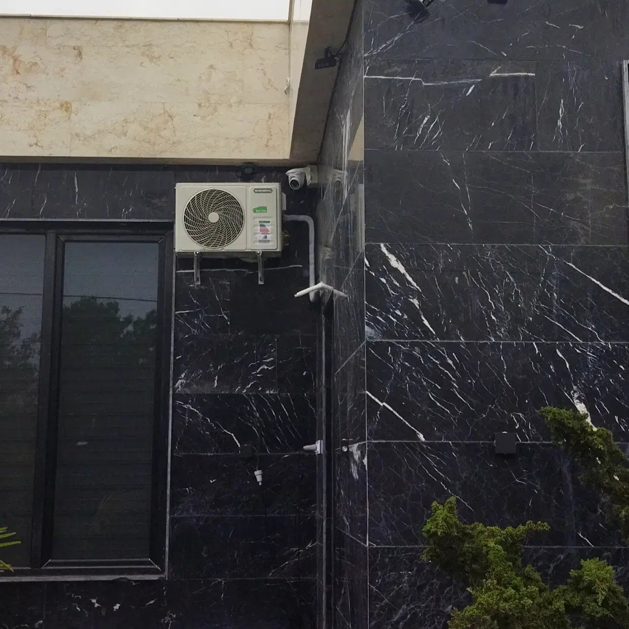 نصب و خدمات تخصصی کولر (اسپیلت) مطمئن و سریع|خدمات پیشه و مهارت|رشت, جانبازان|دیوار