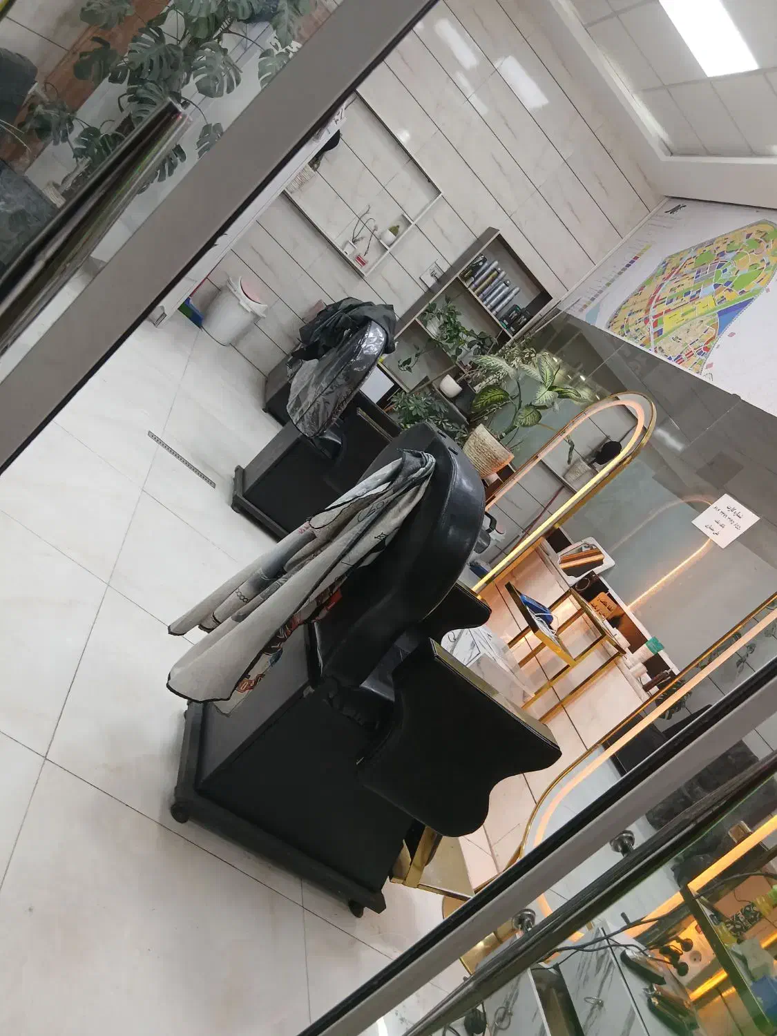 نیرو همکار برای کار در آرایشگاه مردانه|استخدام درمانی، زیبایی، بهداشتی|پرند, فاز ۵|دیوار