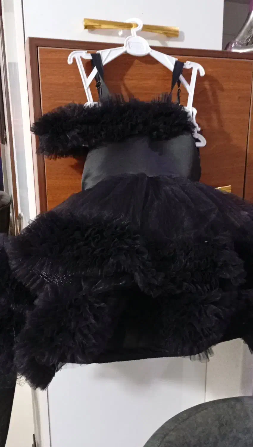 لباس مجلسی|لباس|شاهین‌شهر, فردوسی|دیوار