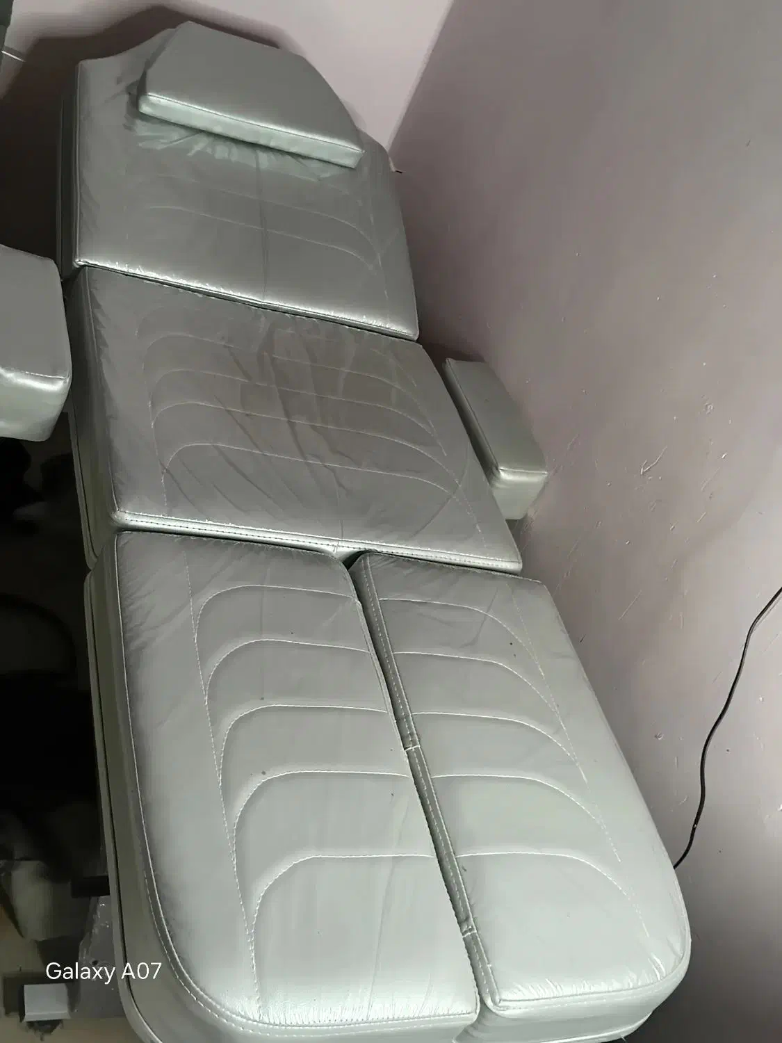 تخت و صندلی مژه و تتو و ماساژ|آرایشگاه و سالن‌های زیبایی|خرمشهر, |دیوار