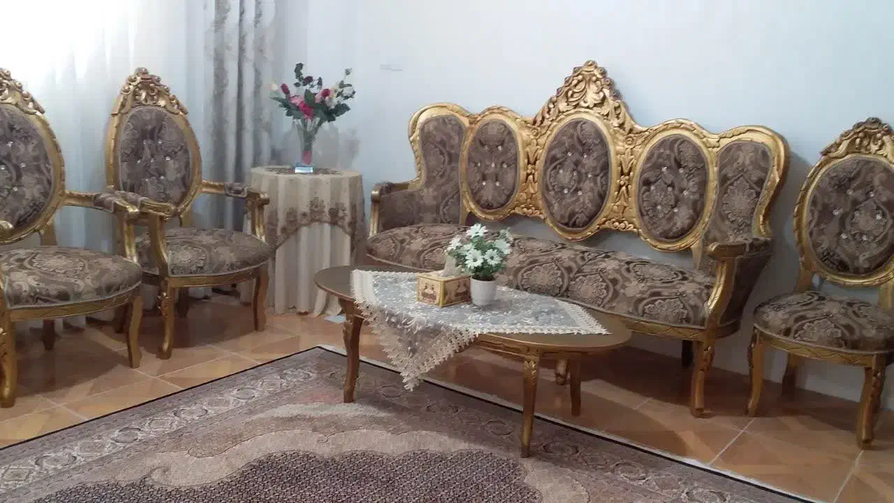 مبل سلطنتی ۹ نفره با یک عدد میز جلو مبلی|مبلمان خانگی و میز عسلی|بهشهر, |دیوار