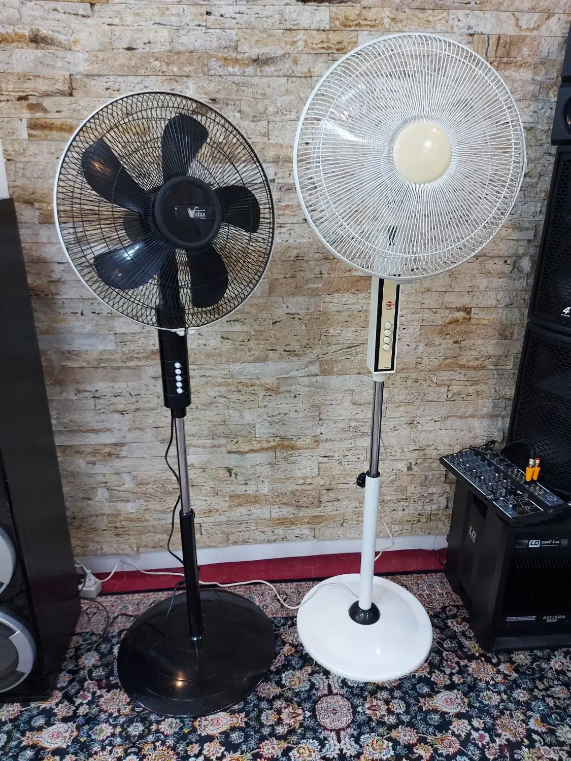 پنکه سالم پایه بلند و رومیزی|پنکه و تصفیه‌کنندهٔ هوا|تهران, مسعودیه|دیوار