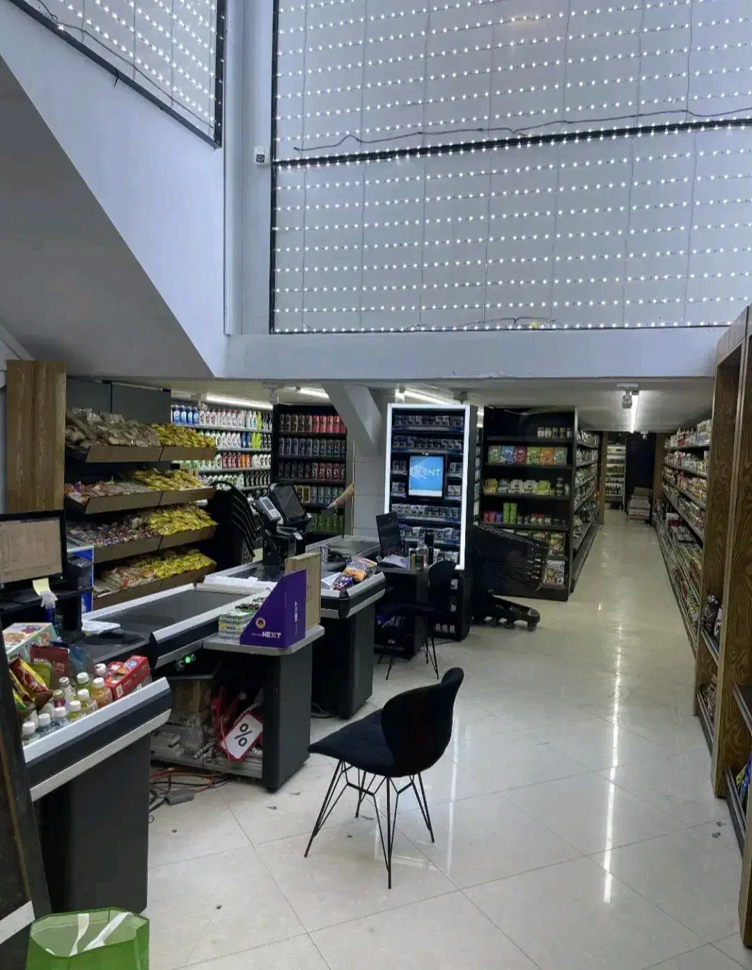 اجاره مغازه ۲۰۰ متری / فلت / گلسار|اجارهٔ مغازه و غرفه|رشت, گلسار|دیوار