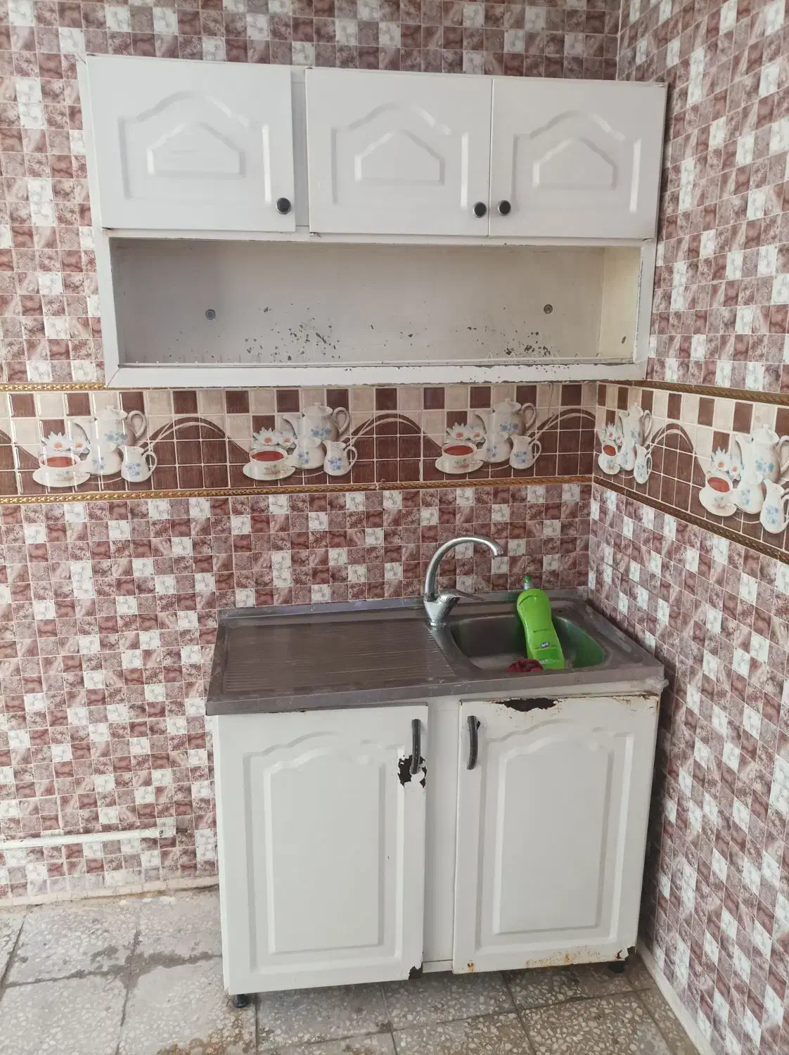 کابینت|آب‌چکان و نظم‌دهنده ظروف|قم, قلعه کامکار|دیوار