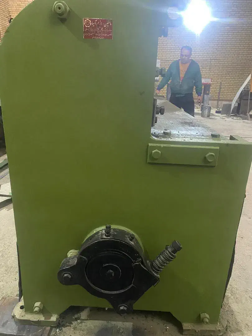 گیوتین ۲.۵متر آسیا|ماشینآلات صنعتی|برخوار, |دیوار