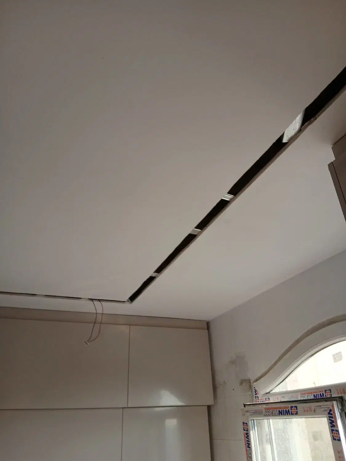 نصب انواع لاینرهای نوری ۲۲۰ و ۲۴۰|لامپ و چراغ|تهران, کیانشهر|دیوار