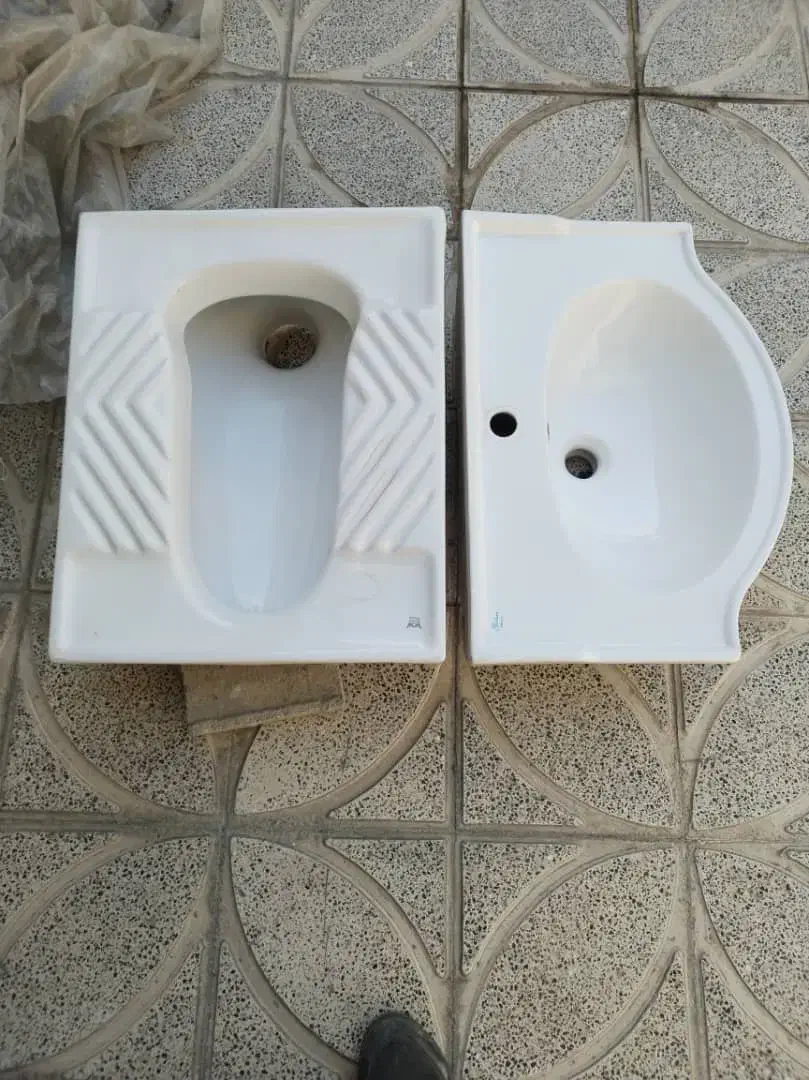 سنگ توالت چینی کرد در حد نو و روشویی در حد نو|لوازم سرویس بهداشتی|کرمانشاه, |دیوار
