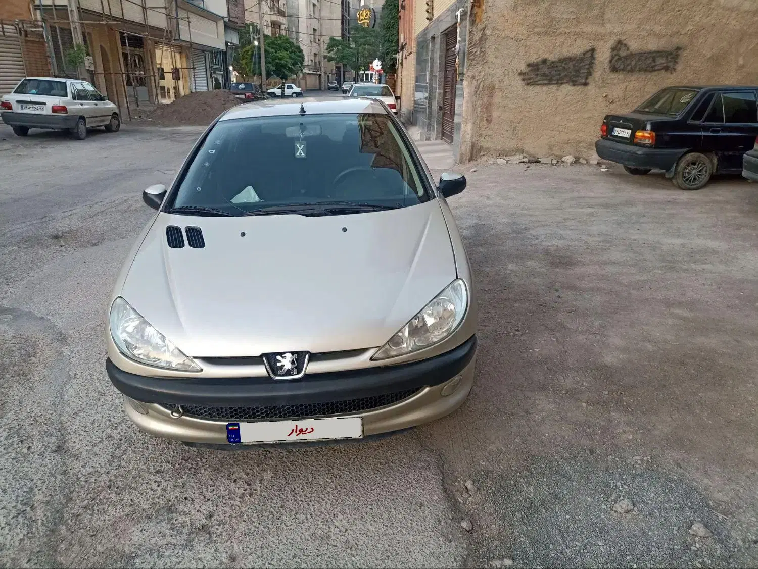 206 مدل 82|خودرو سواری و وانت|کرمان, |دیوار