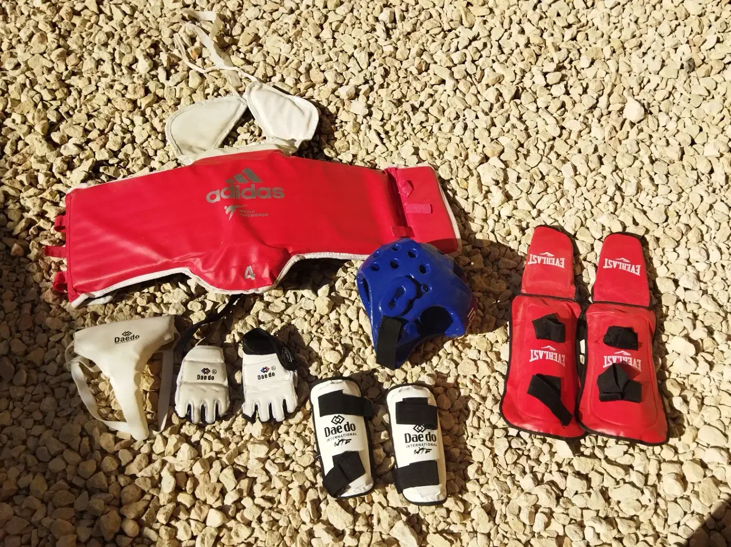 وسایل تکواندو|تجهیزات ورزشی|کاشان, شاهد|دیوار