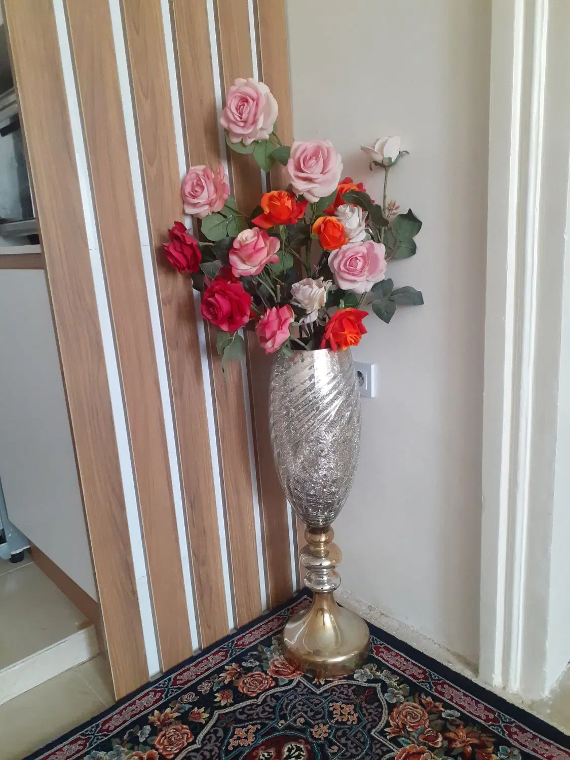 گل رز|گل مصنوعی|آبیک, |دیوار