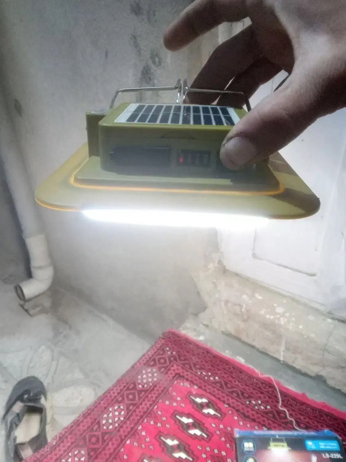 چراغ قوه شارژیخورشیدی|لامپ و چراغ|همدان, |دیوار