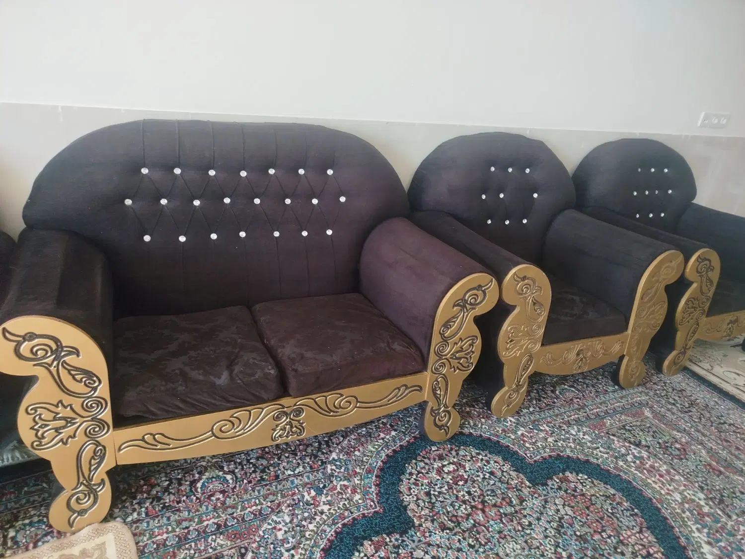 مبل|مبلمان خانگی و میز عسلی|بافت, |دیوار