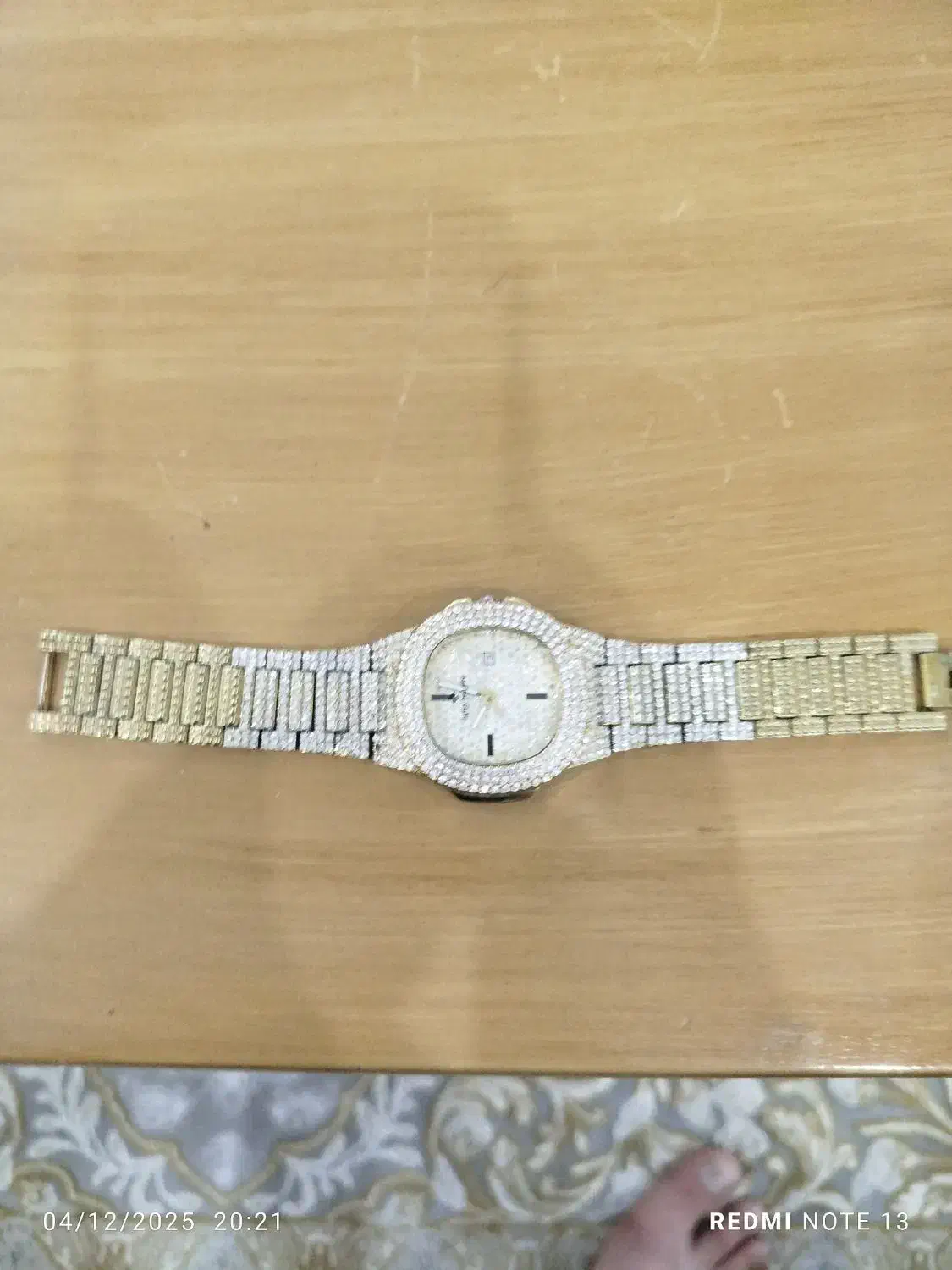 ساعت مچی نگین دار قیمت 350|ساعت|رباطکریم, الارد|دیوار