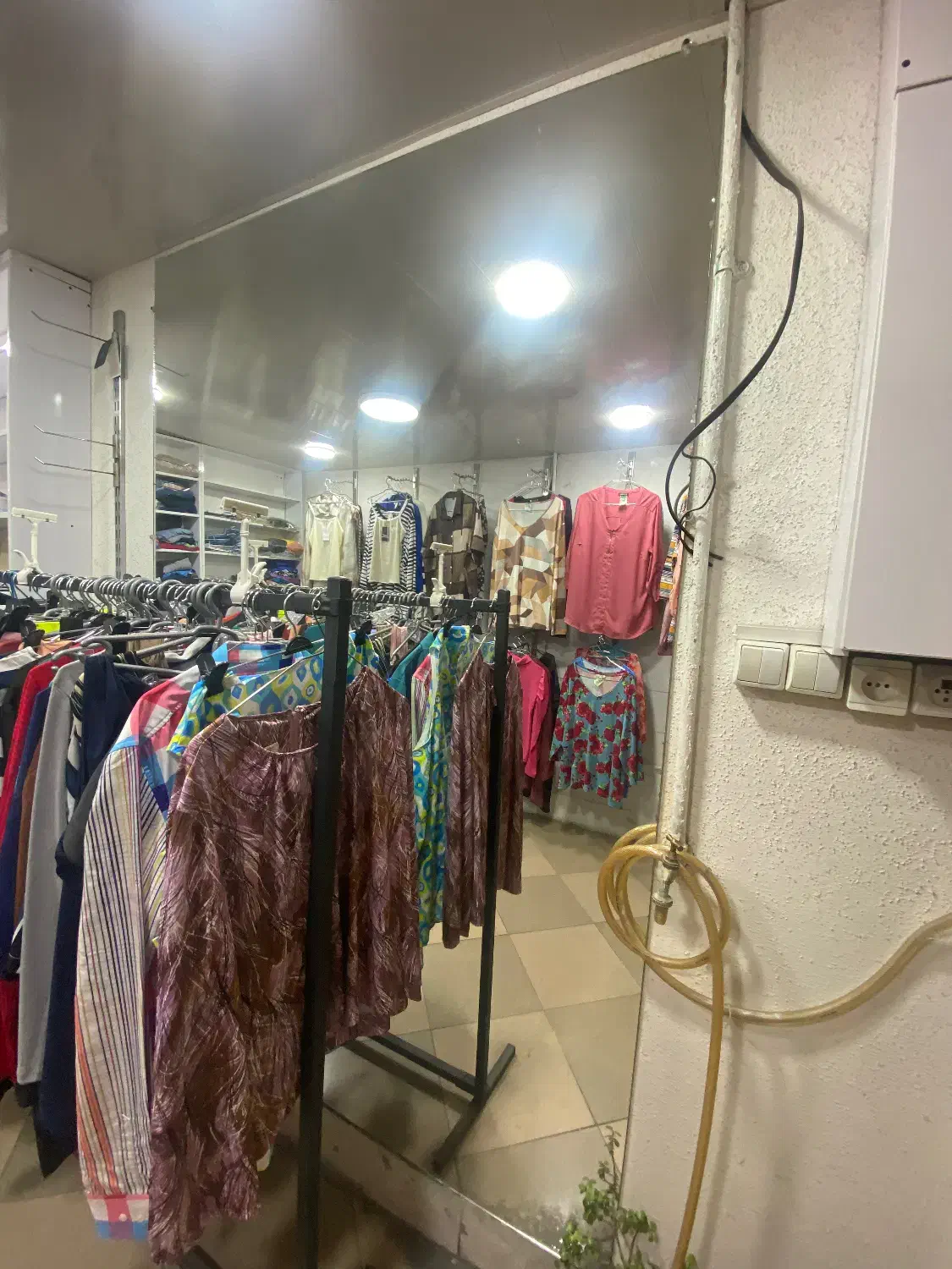 اینه  باشگاهی|آینه|گرگان, |دیوار