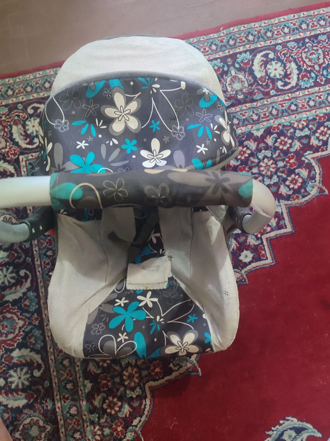 کریر|اسباب و اثاث بچه|شیراز, بالا کفت|دیوار