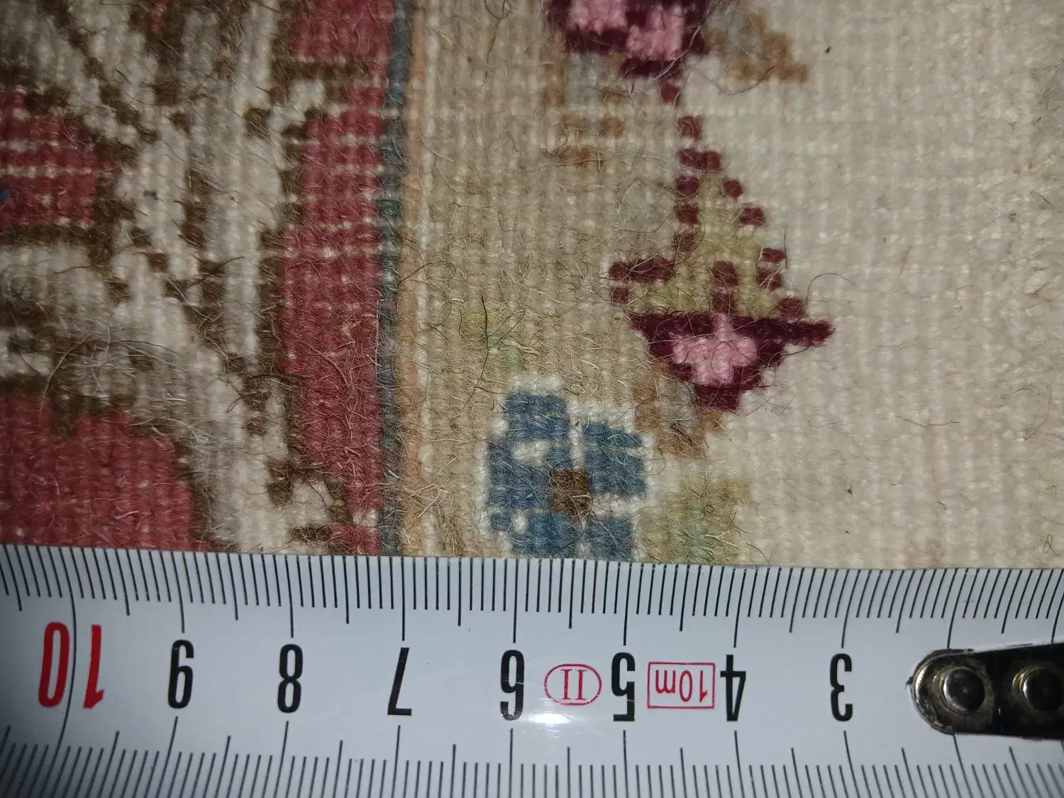 فرش دستباف پشم و ابریشم نو و سالم|فرش|یزد, |دیوار