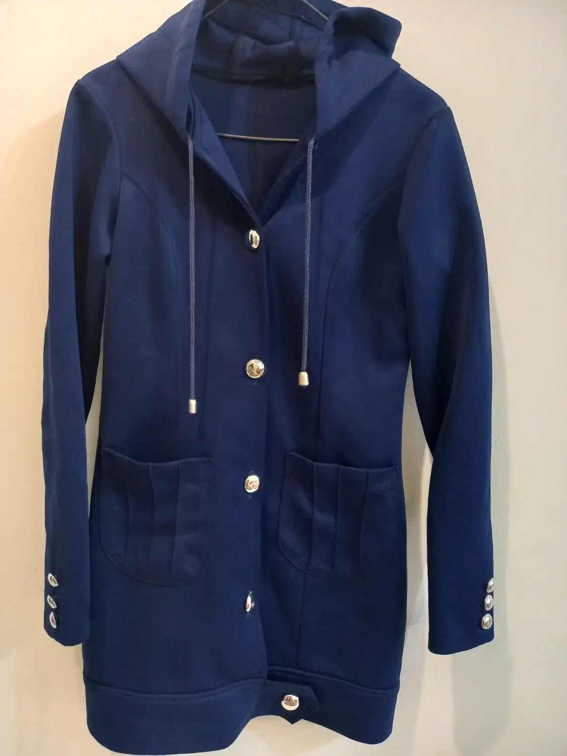 بارونی|لباس|رشت, شهرک قدس|دیوار