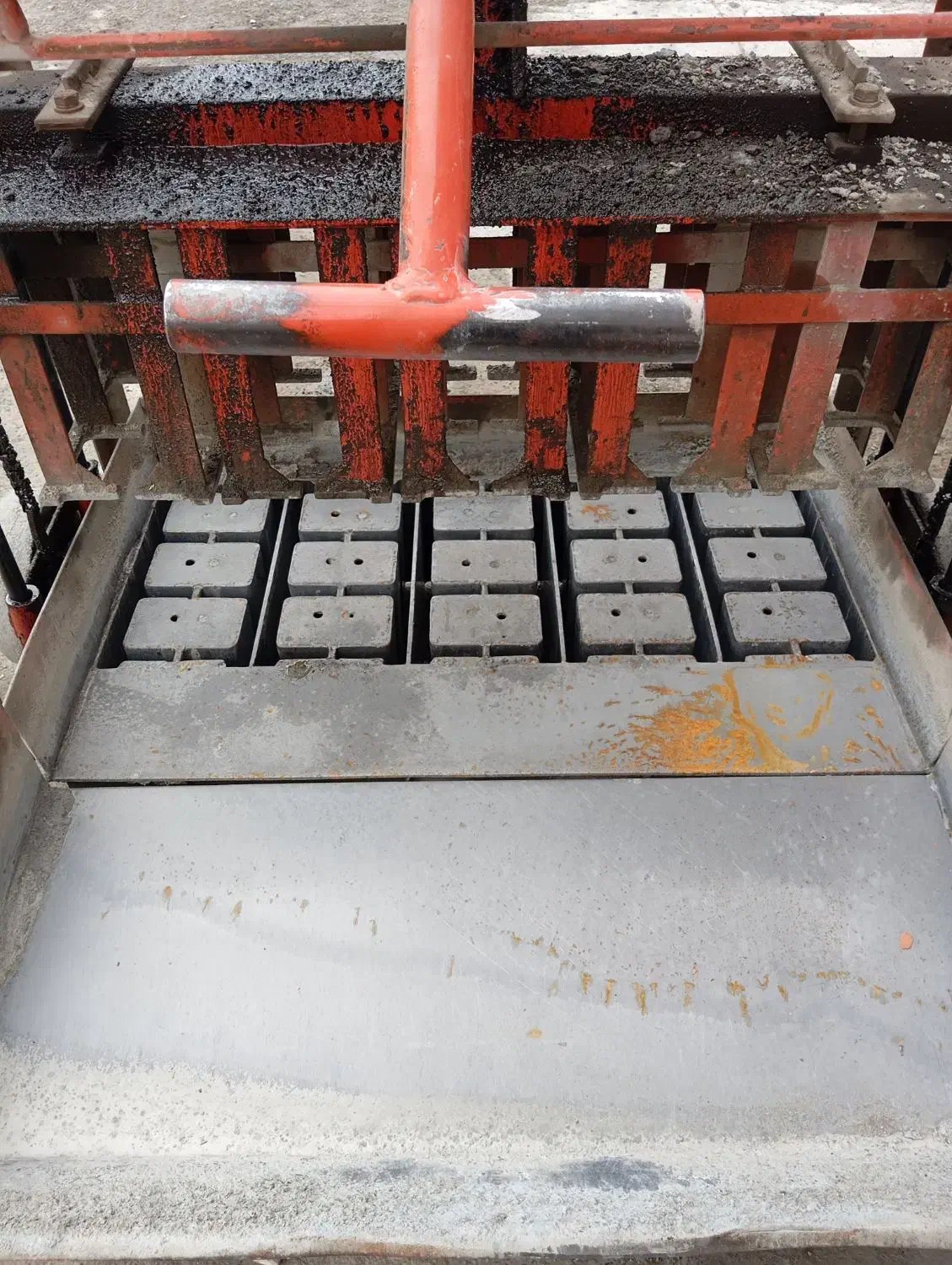 دستگاه بلوک|ماشین‌آلات صنعتی|رباط‌کریم, رباط‌کریم|دیوار