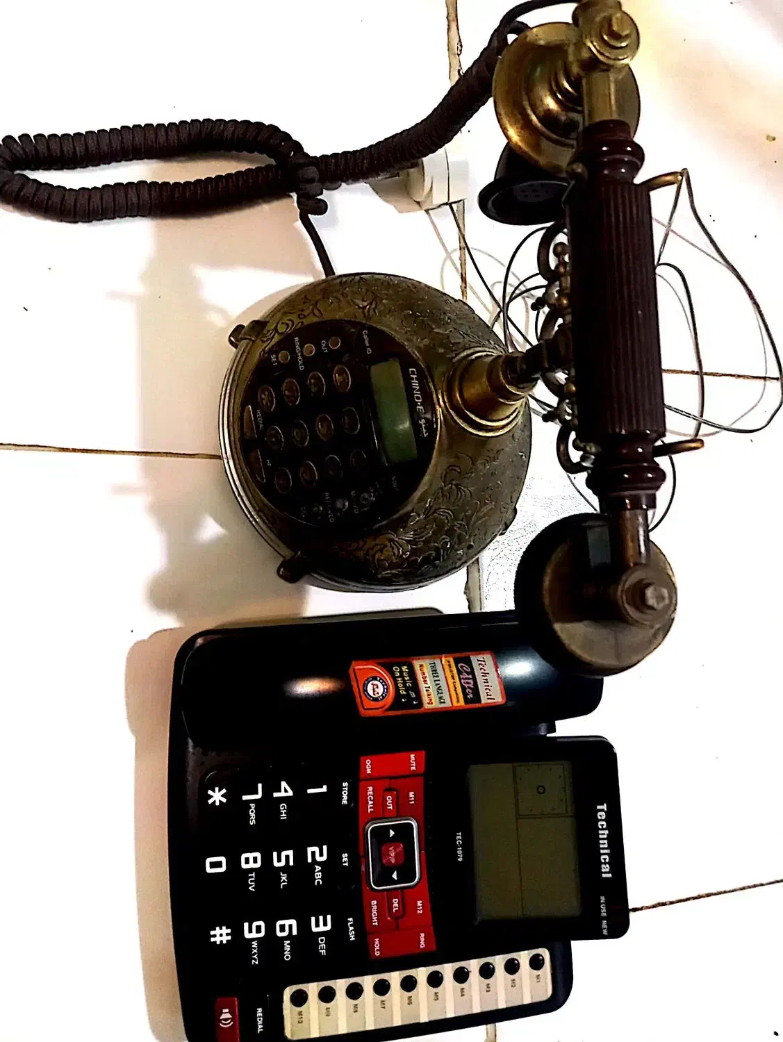 دو عدد تلفن رو میزی در حد نو تکنو تل و چینو|تلفن رومیزی|رشت, بلوار گیلان|دیوار