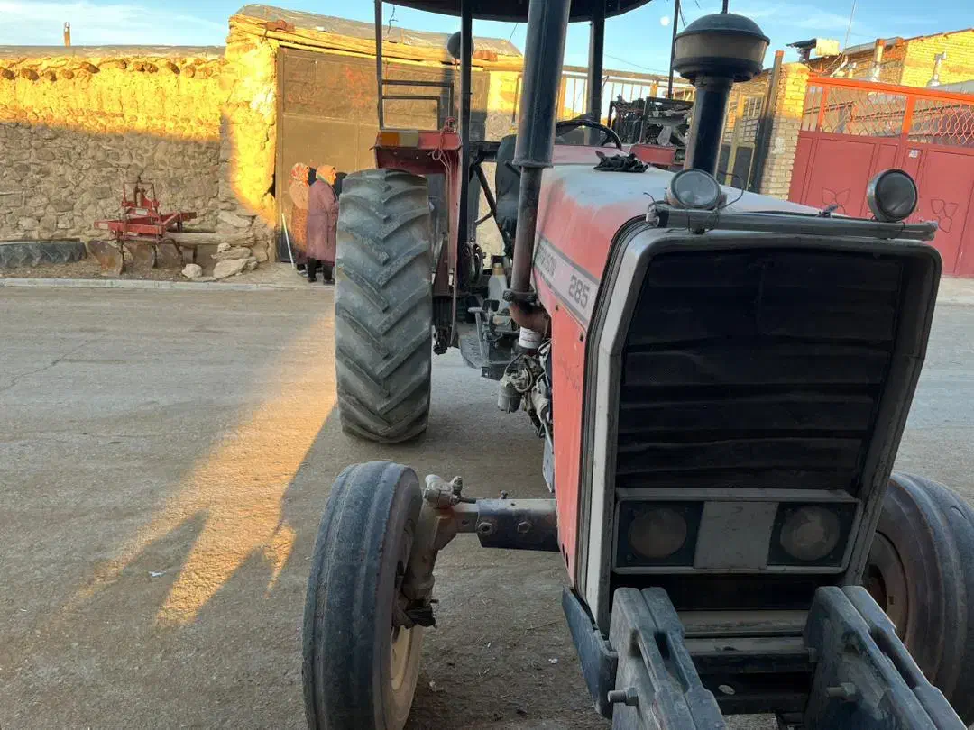 تراکتور فرگوسن ۲۸۵ مدل ۸۰به همراه گاوآهن|خودرو سنگین|گل تپه, |دیوار