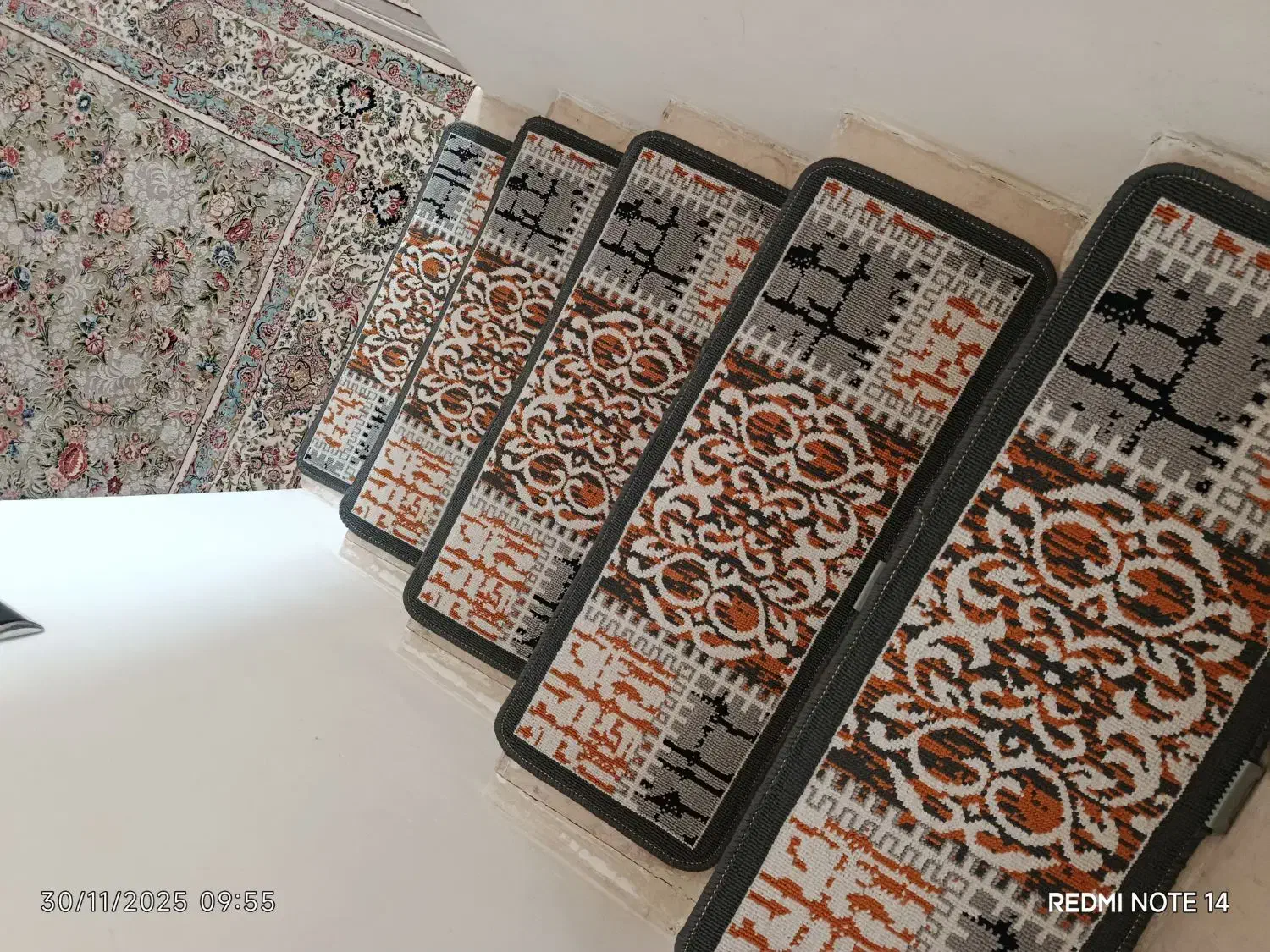 گلیم رو پله ای نو نو|گلیم، جاجیم، گبه|کرمانشاه, |دیوار