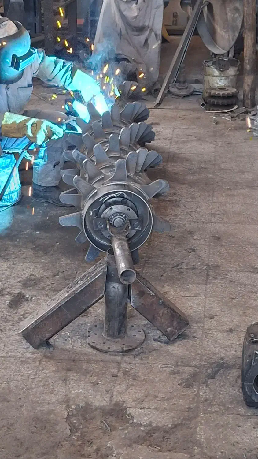 استخدام جوشکار و تراشکار|استخدام صنعتی، فنی، مهندسی|فلاورجان, |دیوار