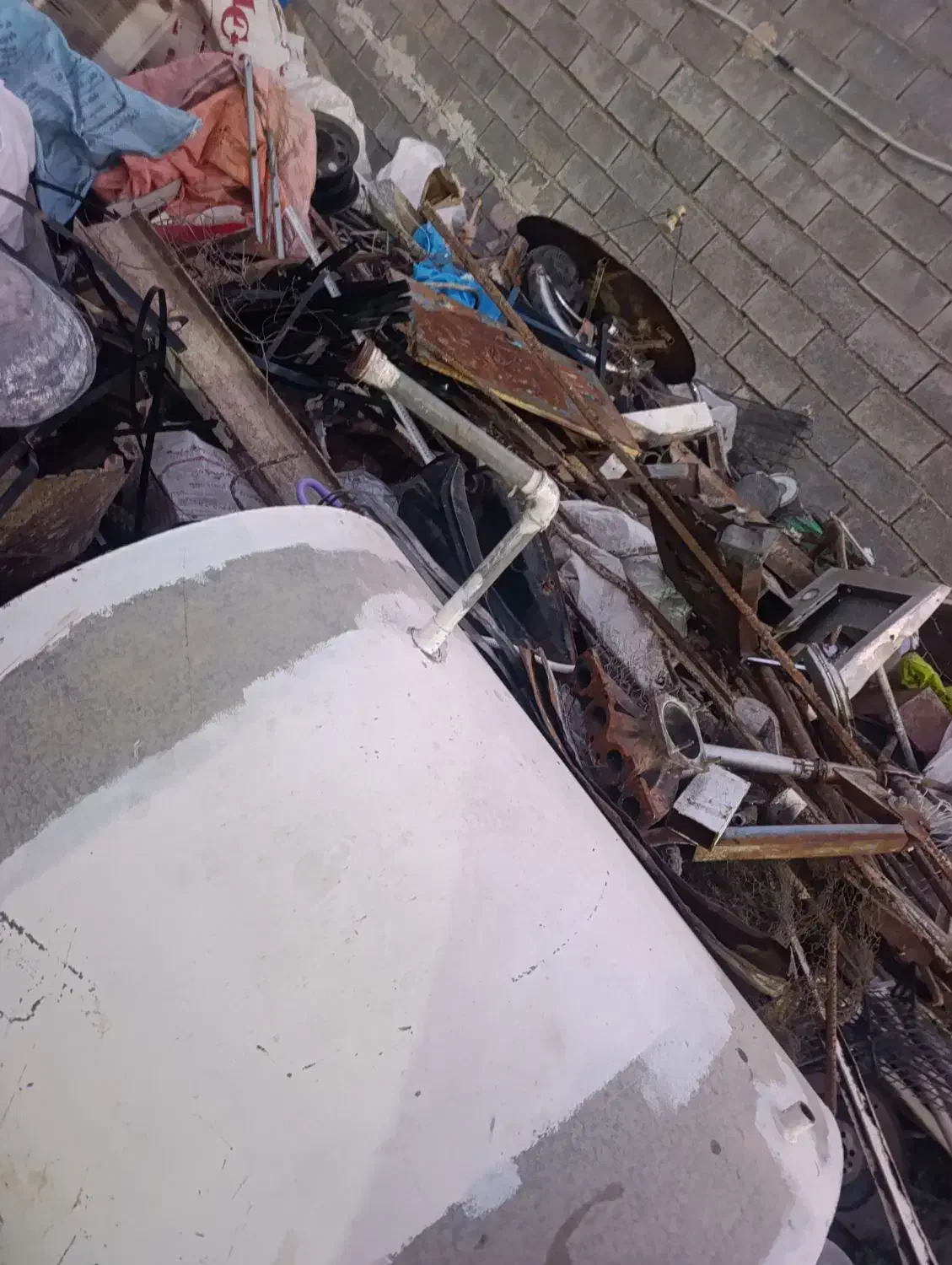 مرکزخرید ضایعات تمام ضایعات پلاستیک کارتن آهن و...|عمدهفروشی|بهبهان, |دیوار