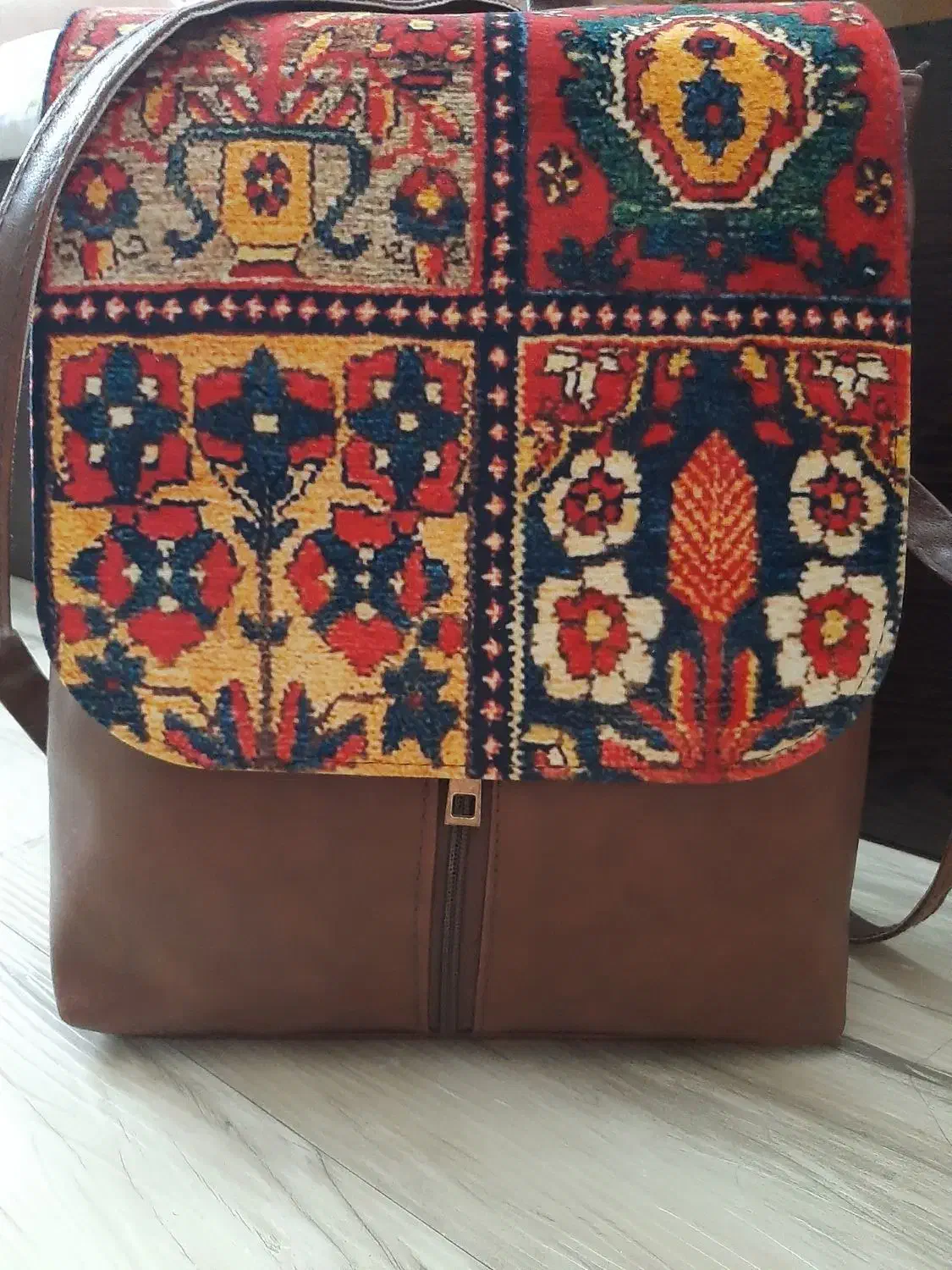 کوله یا کیف سنتی|کیف، کفش، کمربند|رشت, دیلمان|دیوار