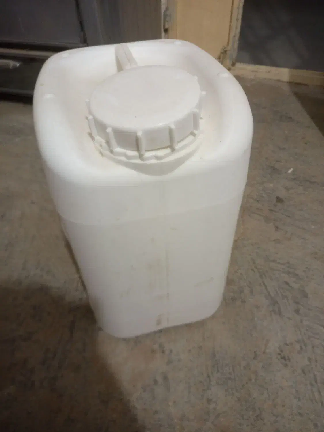 20لیتری|ظروف نگهدارنده، پلاستیکی، یک‌بارمصرف|فامنین, |دیوار