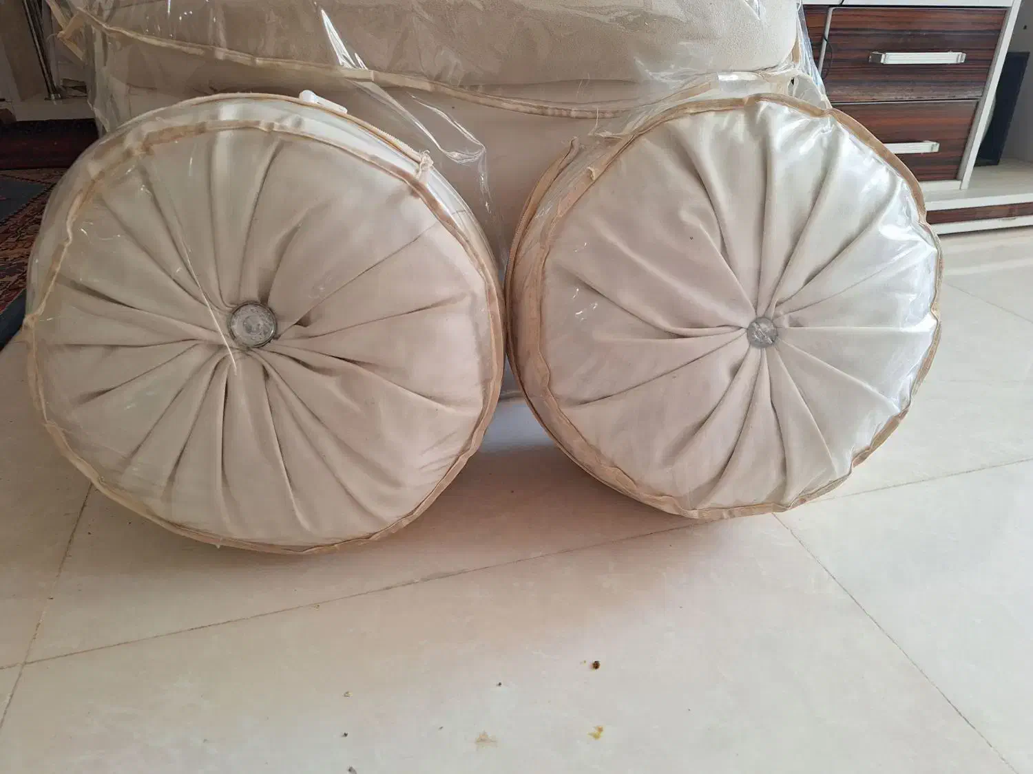 کوسن مبل|مبلمان خانگی و میز عسلی|اسفراین, |دیوار