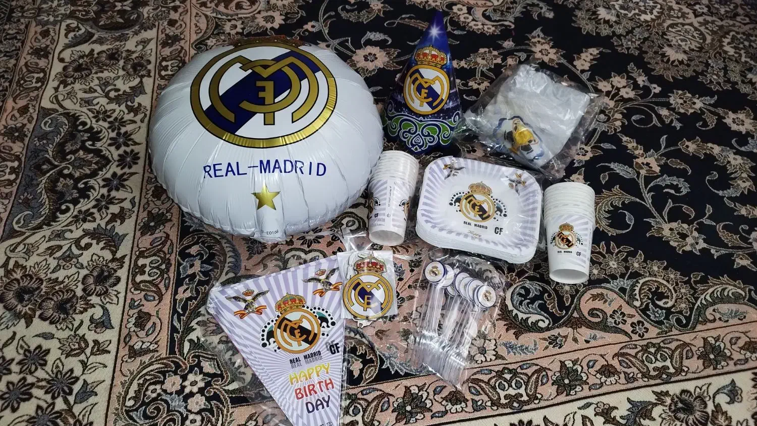 تم تولد رئال مادرید|اسباب‌بازی بچه|تهران, هلال احمر|دیوار