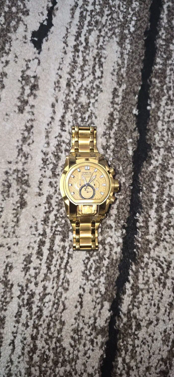 ساعت اینویکتا گودزیلا|ساعت|اندیشه, اندیشه فاز ۱|دیوار