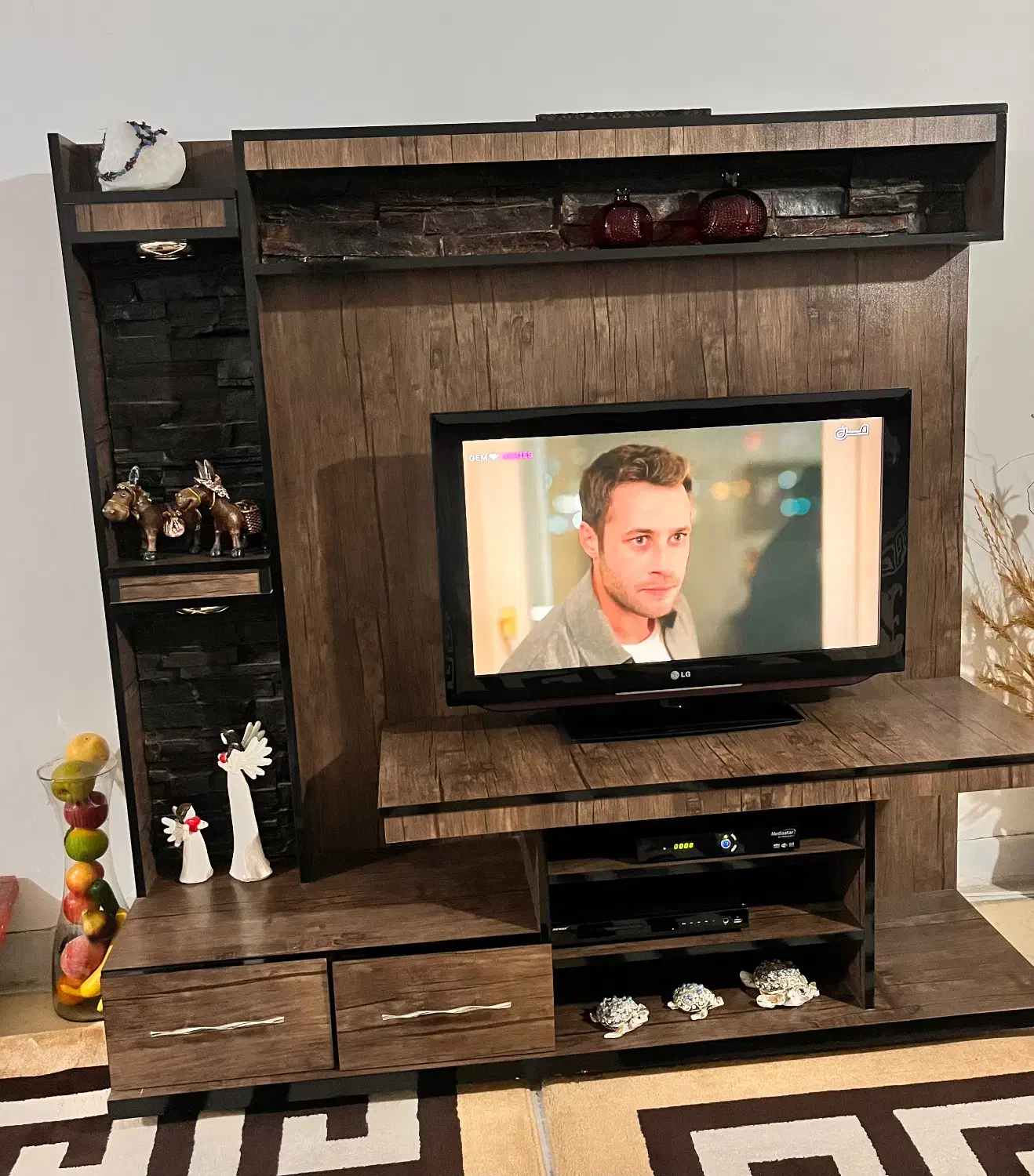 فروش میز تلویزیون،تخت،کمد،پرده و.|جاکفشی، کمد، دراور|مشکیندشت, |دیوار