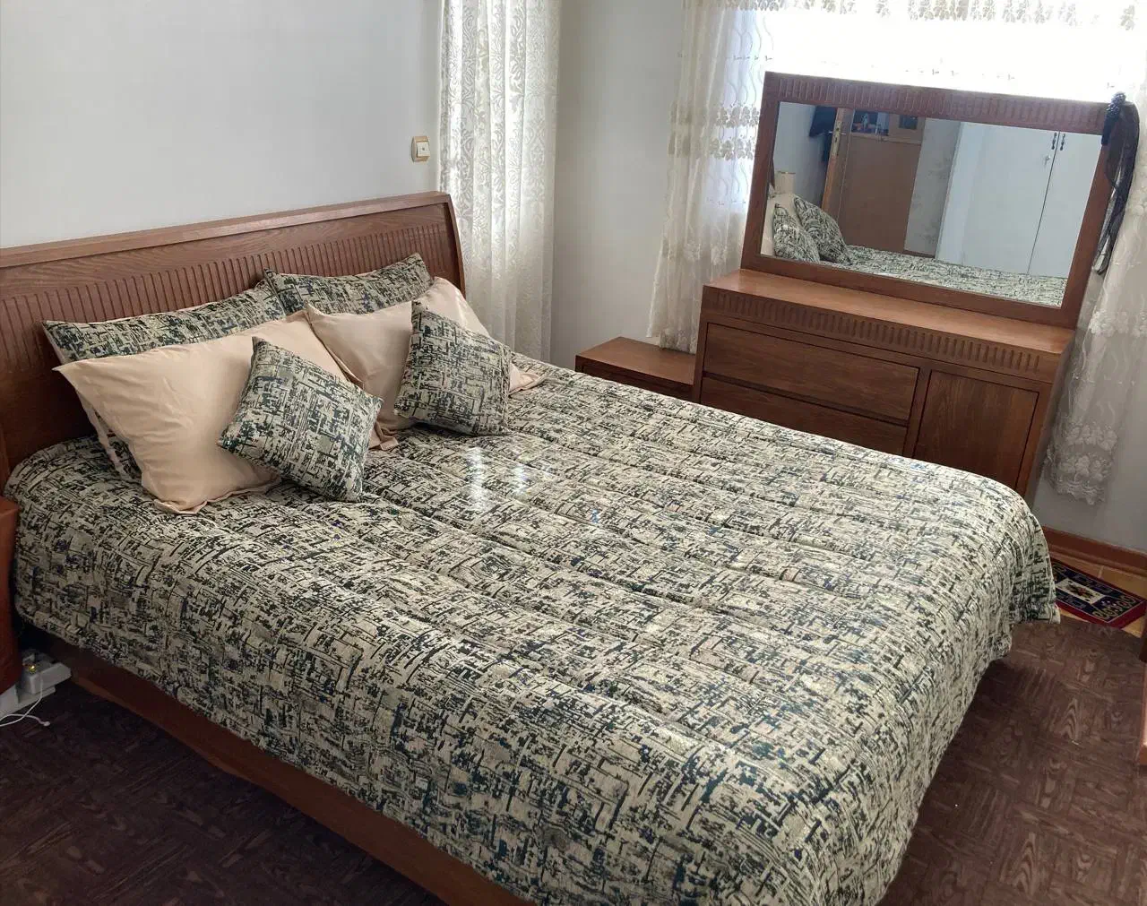 سرویس خواب دونفره|تخت و سرویس خواب|فردیس, خیام شرقی|دیوار