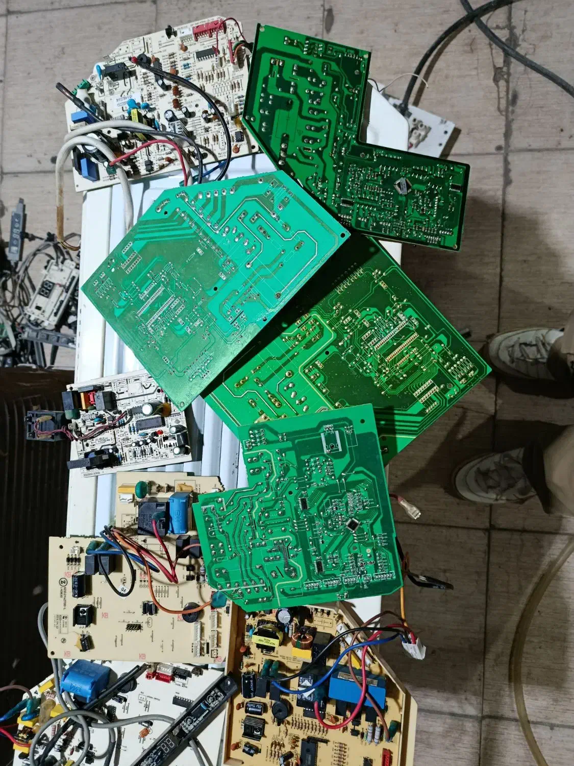 فروش بردهای استوک کولر گازی، پوسته پنل داخلی،فن|کولر گازی و فن‌کوئل|تهران, منیریه|دیوار